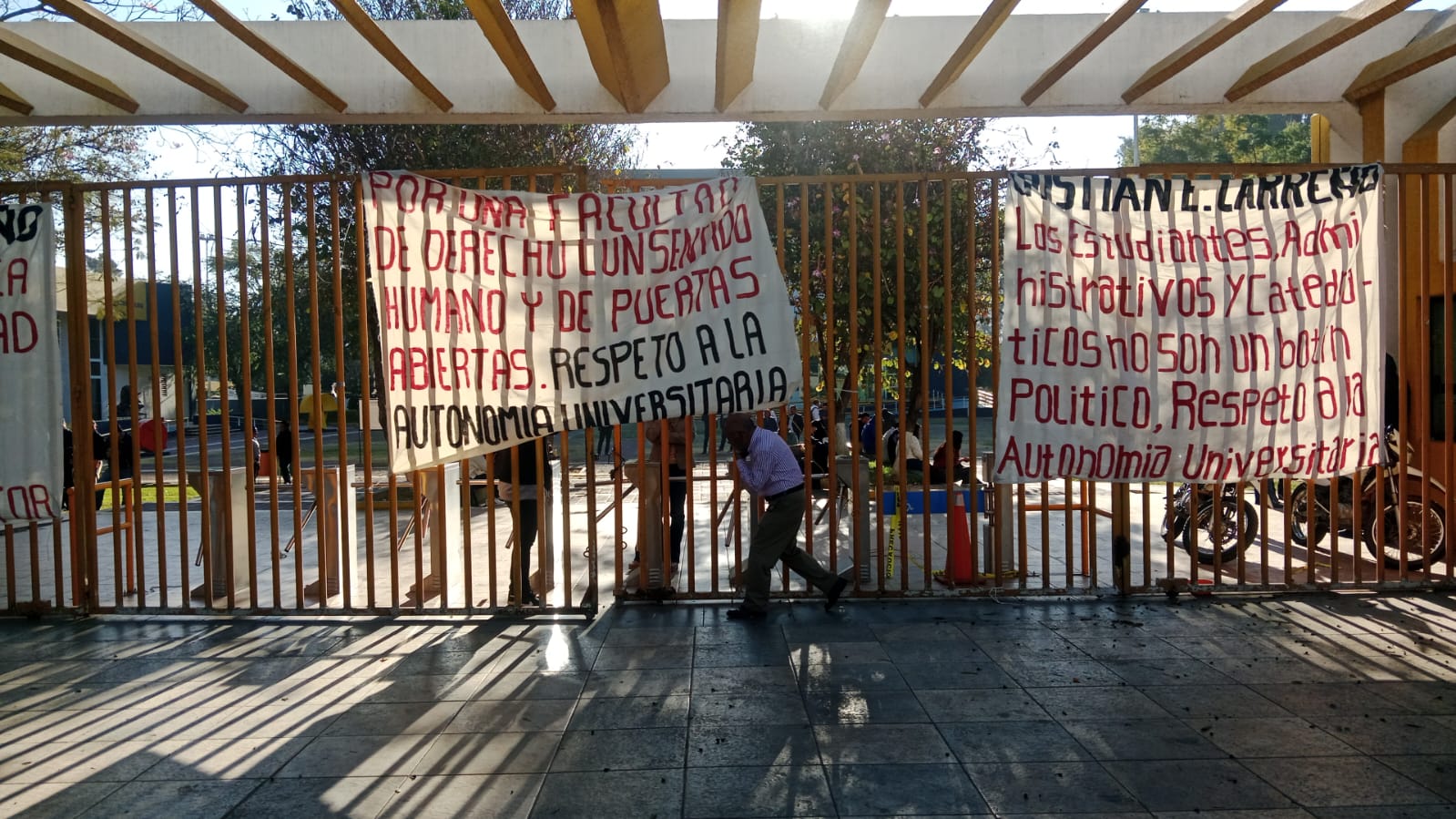 Tomada CU por conflicto en derecho