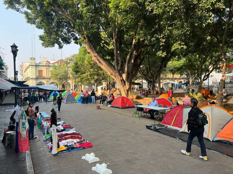 Maestros de la sección 22 en camino a Oaxaca y a la CDMX para instalar plantones