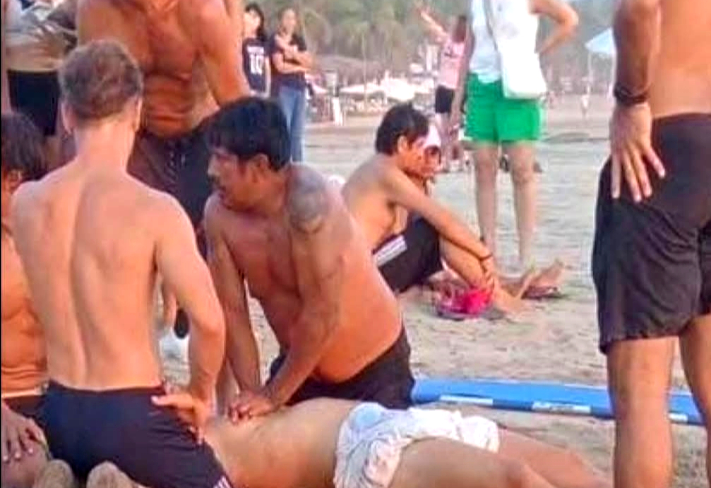 Gran ola mata a turista en Zicatela